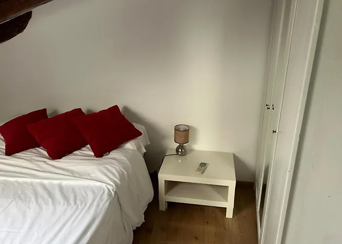 Comodo Atico En Tirso De Molina Madrid